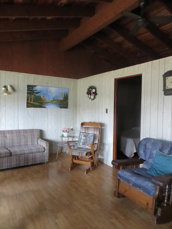 Maciver'S Motel And Camp 블라인드 리버 객실 사진