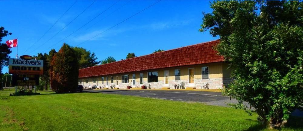 Maciver'S Motel And Camp 블라인드 리버 외부 사진